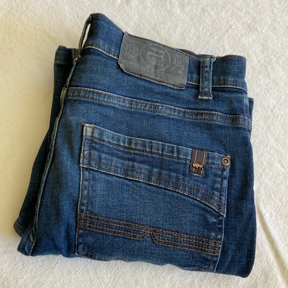 2 For $30 Boys David Bitton Buffalo Jeans, size 16 - Picture 2 of 5